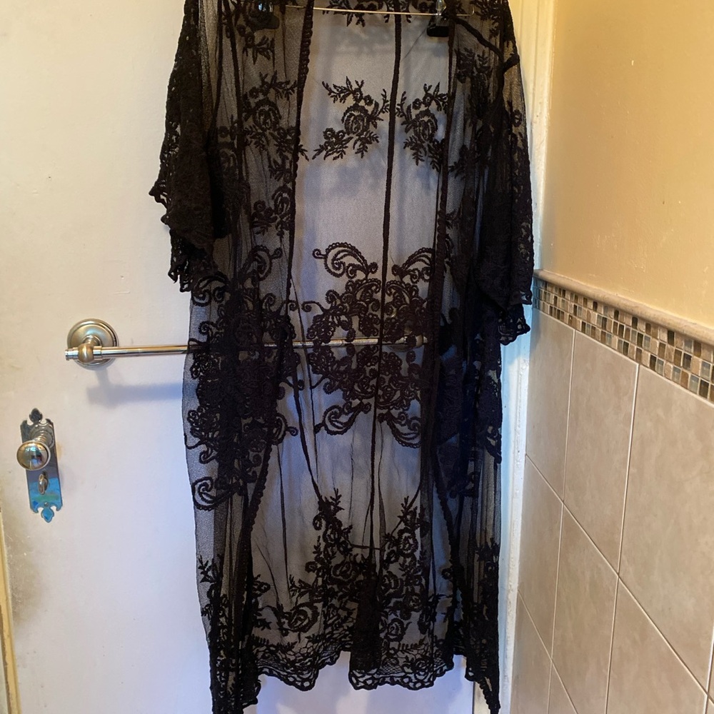 Elegant Black Long Lacy Topper